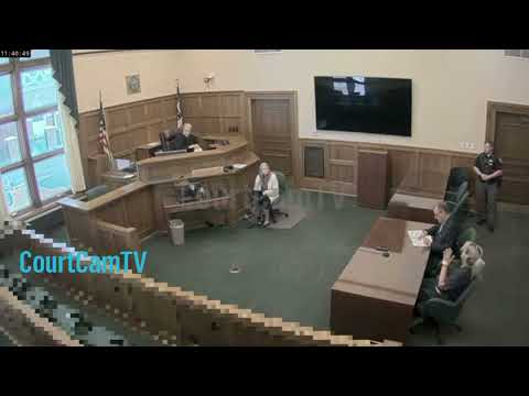 Видео: Женщина впала в ярость в суде после приговора судьи!