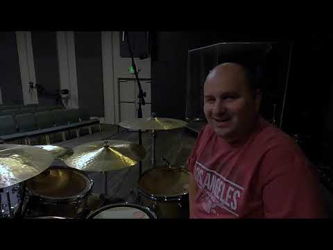 Видео: Расположение микрофонов на барабанах на концертах и в студии. Drums Mic Placement