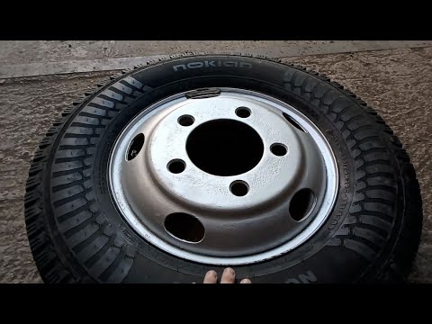 Видео: Купил зимние шины 225 75 16 Nokian nordman C,matador и диски.Сравнение шин.