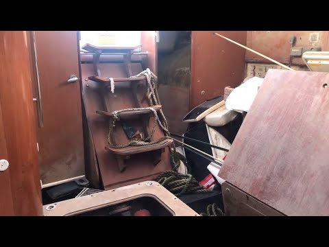 Видео: 13. Яхта Beneteau Moorings 409 2011, разбитая, но выжившая, после урагана “Ирма“