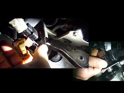 Видео: Замена выключателя тормоза и переключателя круиз-контроля Nissan