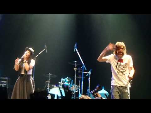 Видео: Noize MC feat. Ёлка - Нам Не Понять (Москва@ГЛАВCLUB, 10.03.2014)