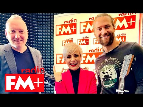 Видео: Акустичен концерт на Поли Генова