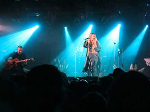 Видео: Рита Дакота-  Алло