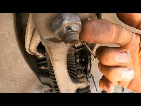 Видео: Замена переднего верхнего рычага подвески Mercedes S550 2008 года