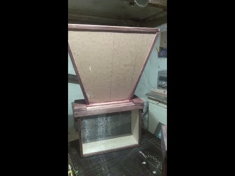 Видео: ящик и лейка для искусственного роя или бессотового пчелопакета