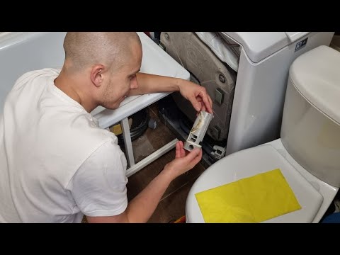 Видео: Как быстро найти путь к фильтру стиральной машины Electrolux: Мастер на час