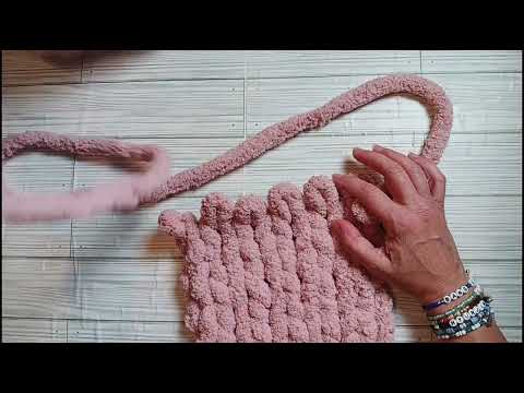 Видео: Как связать вручную уютный объемный шарф