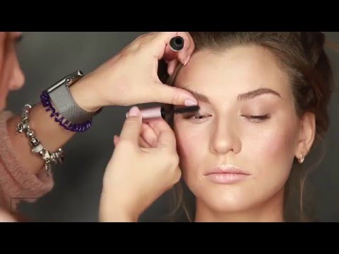 Видео: Нежный макияж с использованием косметики Becca