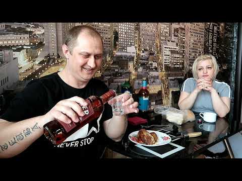 Видео: Vlog" 😷 ЧТО ДЕЛАТЬ НА КАРАНТИНЕ 2 - Настойка "Джокер" Вкусная свиная рулька, Рыба Салака капченая