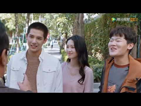 Видео: Одноклассники хотели издеваться над героем, но обнаружили, что он сын директора