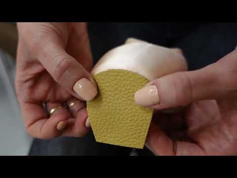 Видео: МК «Как пришивать тесемки и клеить пятачок» в пуантах