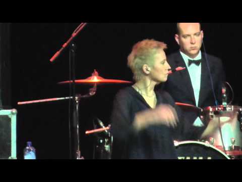 Видео: Сурганова и Оркестр - Всё с начала. Игра в классики. 05.12.2014.