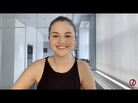 Видео: Готовьтесь с Селеной Гомес | Макияж без макияжа #rareroutine