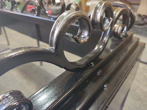 Видео: Цветник из профильной трубы.