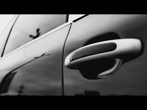 Видео: Как отрегулировать переднюю дверь быстро Porsche Cayenne [Порше Кайен]