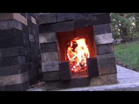 Видео: Испытание горения небольшой самодельной дровяной печи без дыма. Для сборки не требуются специальн...