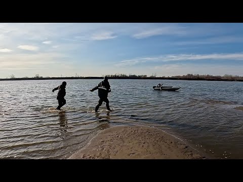 Видео: 150кг РЫБЫ В НЕВОД-ЛЕГКО! ПОИСКИ СУДАКА, ОБКАТКА НОВОГО МОТОРА. ОГРОМНЫЙ НЕВОД В ДЕЛЕ! 