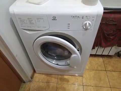 Видео: Видеообзор стиральной машины Indesit WIU81 / Overview of the Indesit WIU81 Washing Machine