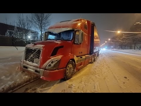 Видео: Volvo VNL 670 Снежный путь от Юга на Запад, Снег по колено, Пробки и Идиоты на трассе м4