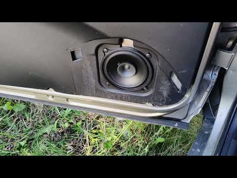 Видео: Dl Audio Barracuda 130 v2 в штатные места NIVA Travel .Установка / Прослушка .