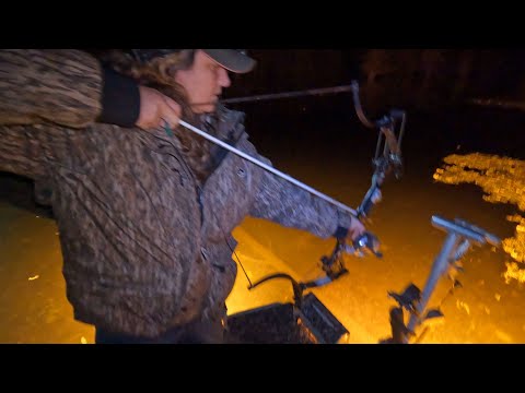 Видео: Рыбалка с луком и разведка охоты на аллигаторов на озере Мэрион - 2022, Южная Каролина