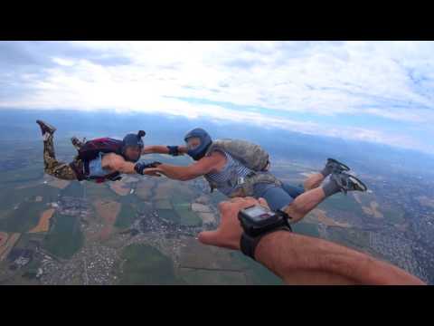 Видео: День ВДВ на аэродроме Байсерке (2017 год)