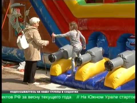 Видео: "Одно надувательство!" В Челябинске установили опасные батуты