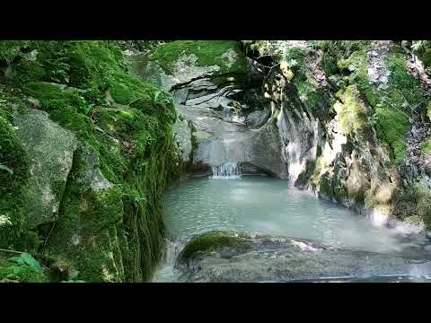 Видео: Кручёная щель, Геленджик, Адербиевка. Водопад в Кручёной щели, Город Дольменов, Водопад Крыло Ангела