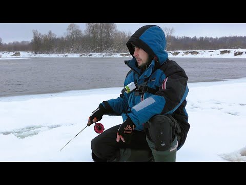 Видео: Ловля Судака і Щуки на Десні. Зимова Риболовля