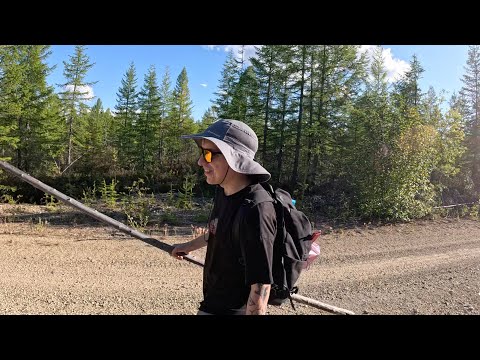 Видео: Просто два простых парня, просто гуляют по тайге