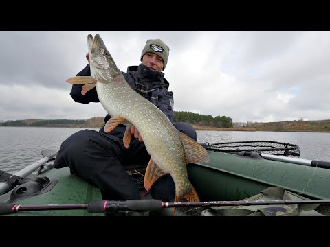 Видео: Трясёт от этой поимки! ЭТУ БЕЗУМНУЮ БОРЬБУ НУЖНО ВИДЕТЬ! Незабываемая рыбалка!