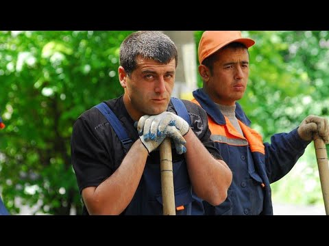 Видео: Афсуз Дар Ин Мулки Гариб Хор Шудем 😪 Бехтарин Газал 2020 Чанатулло Абдуллоев 2020