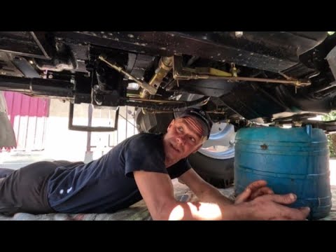Видео: 50 мото-годин і я вже під ним. Лише сервісний центр врятує. Перше ТО Скаута ТЕ504-С.
