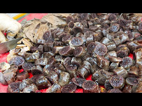 Видео: Знаменитая мама! Популярное корейское мороженое с колбасой(кровяная колбаса) - Корейская уличная еда