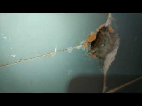 Видео: Как выкрутить сломанный эксцентрик!