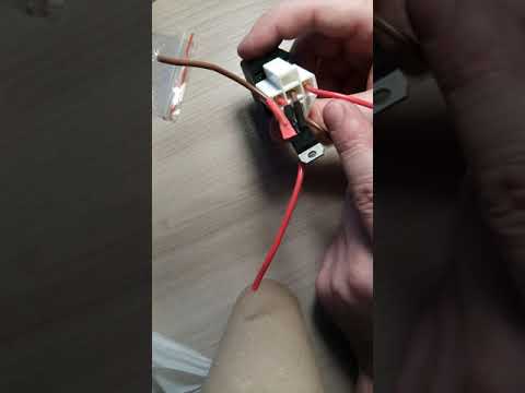 Видео: 5ти контактное реле и стабилизатор 12в для ДХО