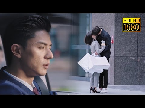 Видео: Золушка взяла на себя инициативу и поцеловала врача на улице. Генеральный директор так завидовал