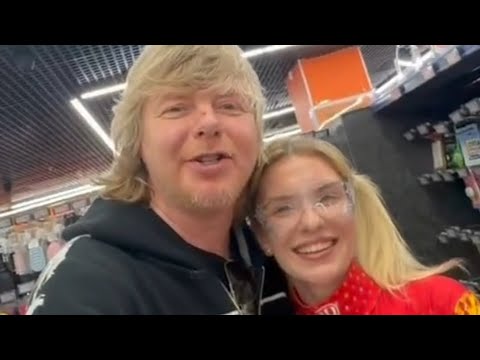 Видео: Андрей Григорьев-Апполонов и супергероиня Заря в магазине РЫЖИЙ в Сочи! 28/10/24