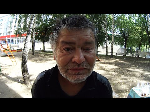 Видео: Бездомный Айрат Опять Забухал // Дайте Мне Еще Один Шанс