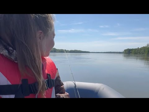 Видео: Рыбалка в Сузуне на новой лодке