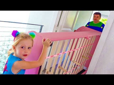 Видео: Настя и её новая розовая комната