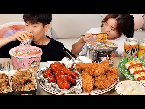 Видео: Mukbang :) жареная курица, острый buldak ramen, пиво и такояки, которые мы с мужем наслаждались.