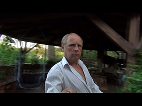 Видео: Прокати меня, милый, на тракторе.