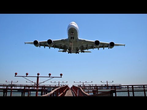 Видео: PilotsEYE.tv - A380 приземляется KSFO Сан-Франциско - с комментарием капитана