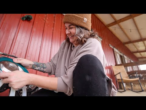 Видео: Фермерский папа ушел (Удерживая оборону) | VLOG