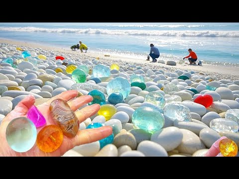 Видео: Внутреннее пустынное озеро Китая? Каждый может забрать из него агат и кристалл