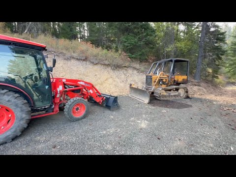 Видео: 50-летний бульдозер и другая техника, которая построила наш дом