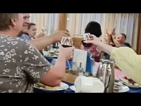 Видео: УЖИН С КАПИТАНОМ. Заключительный вечер на теплоходе 