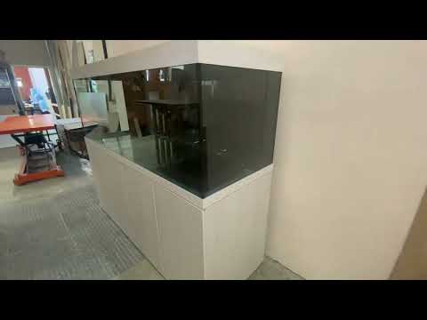 Видео: Аквариум 1000 литров на заказ с шахтами